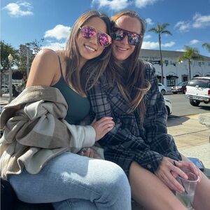 Meet your Posher, Shannon and Jessica